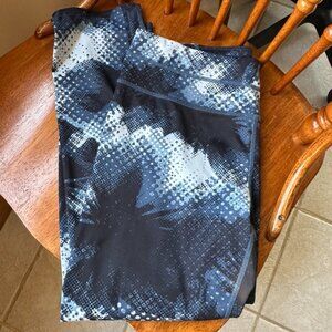 Athleta Leggings, Cropped, Blue Print, Large Tall